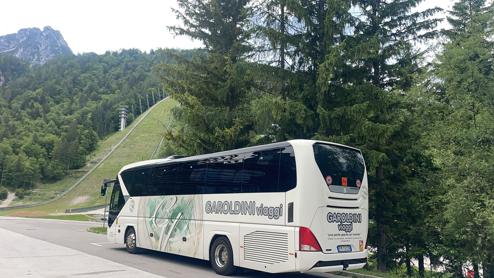 La Flotta 2 Neoplan Tourliner “Mr Grey”